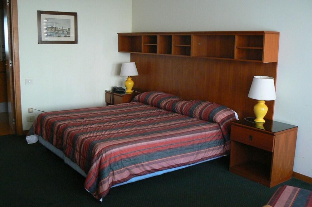 Aparthotel Marbela & 3*